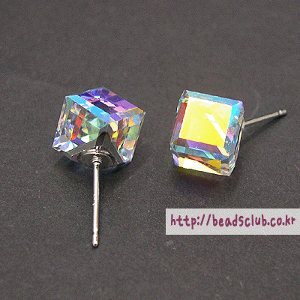 e-(반구멍)큐브(6mm)크리스탈 귀걸이(crystal-ab)